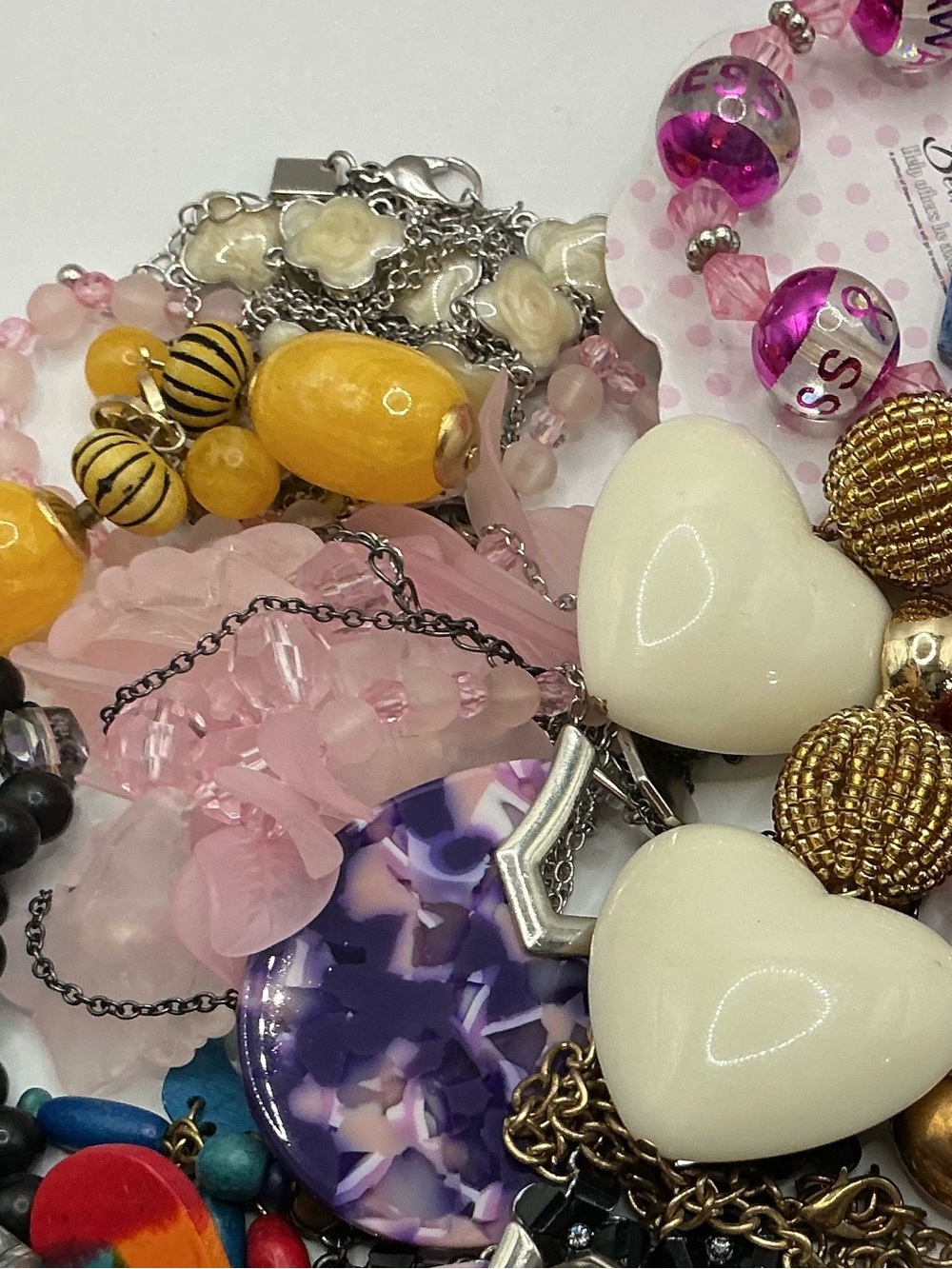 50 PIECE LOT NICE COSTUME JEWELRY WEARABLE, UNTANGLED, CONDITION, NO JUNK! - Picture 5 of 10
